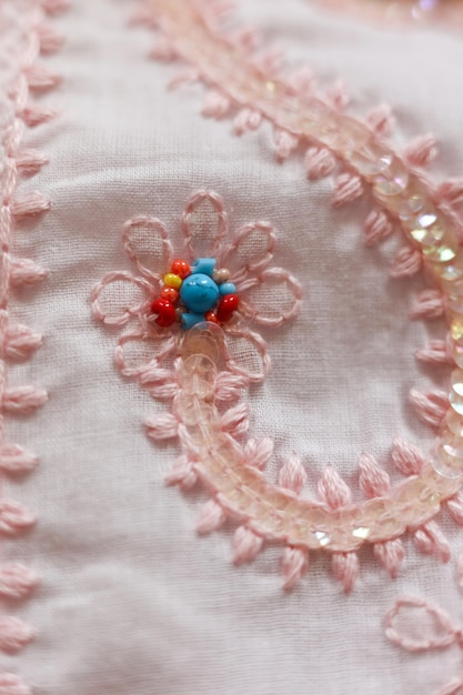 Ručne vyšívaný ornament